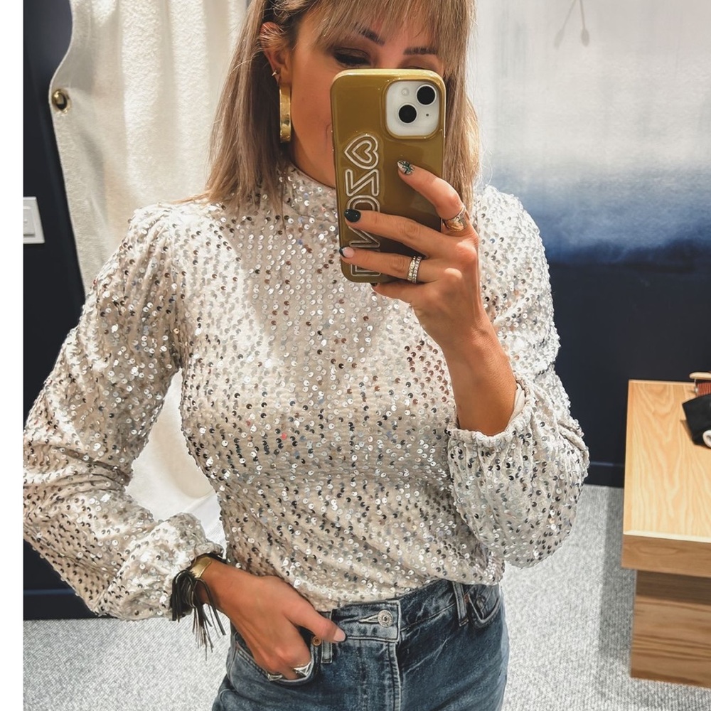 Sanctuary Champagne Color Sequence Top Size Medium - image 1